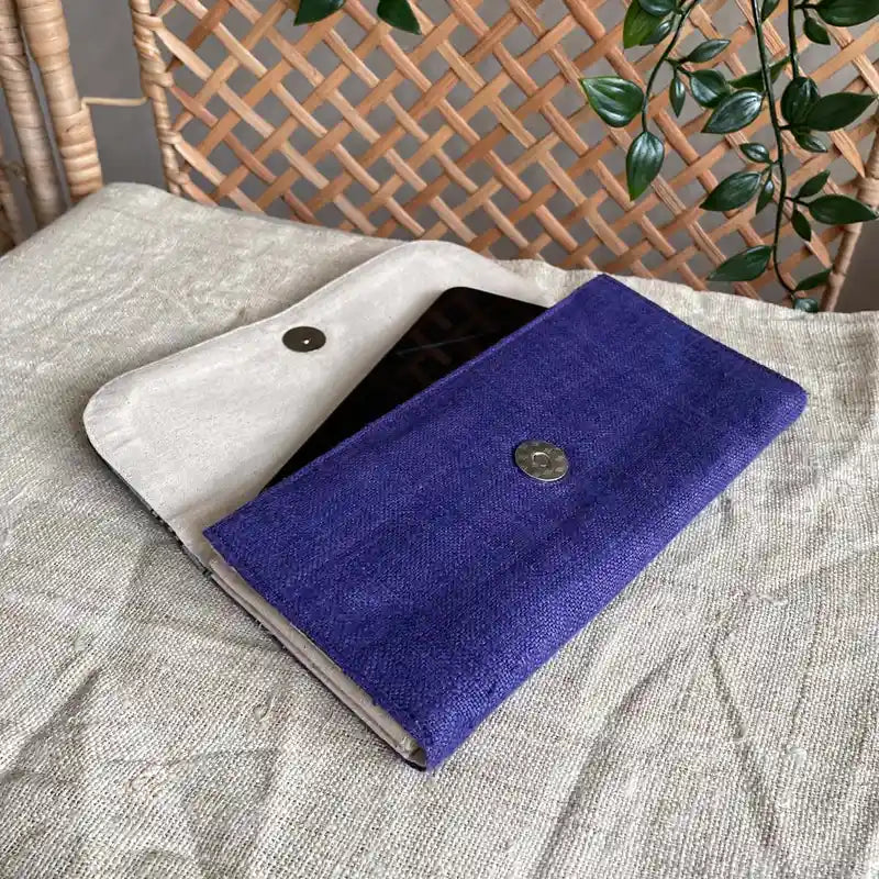 Vindigo long purse purple hemp square pattern open view