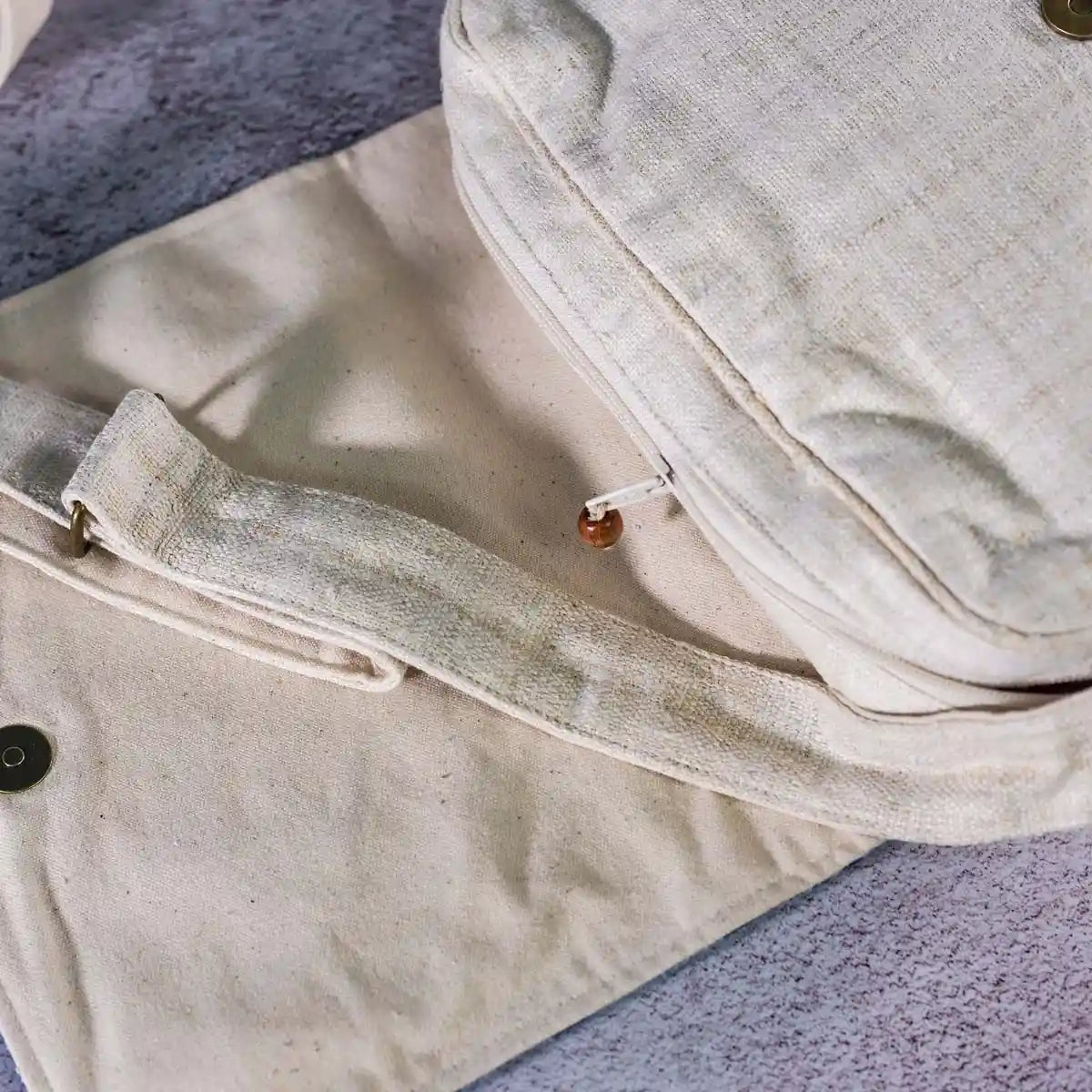 Vindigo beige hemp bag interior view with zipper pocket and lining