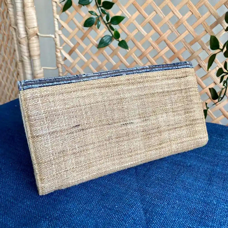 Vindigo long purse beige gray tribal back view