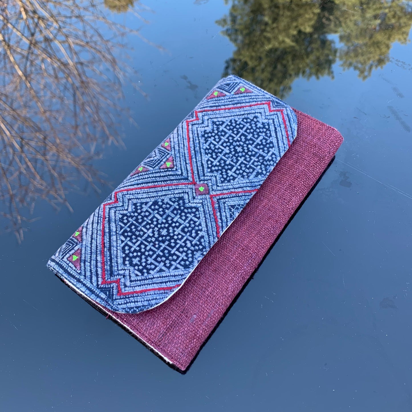 Bamboo handle bag, natural hemp in RED with vintage patch