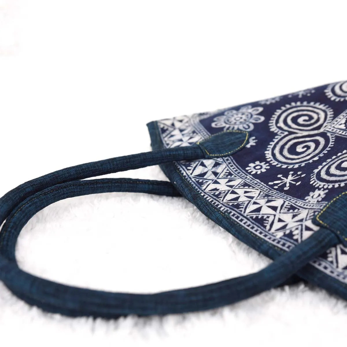 Vindigo spiral batik tote top handles and corner view
