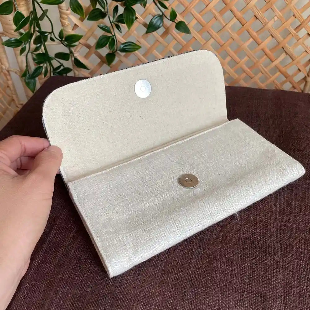 Vindigo long purse natural white hemp snow pattern inner flap view