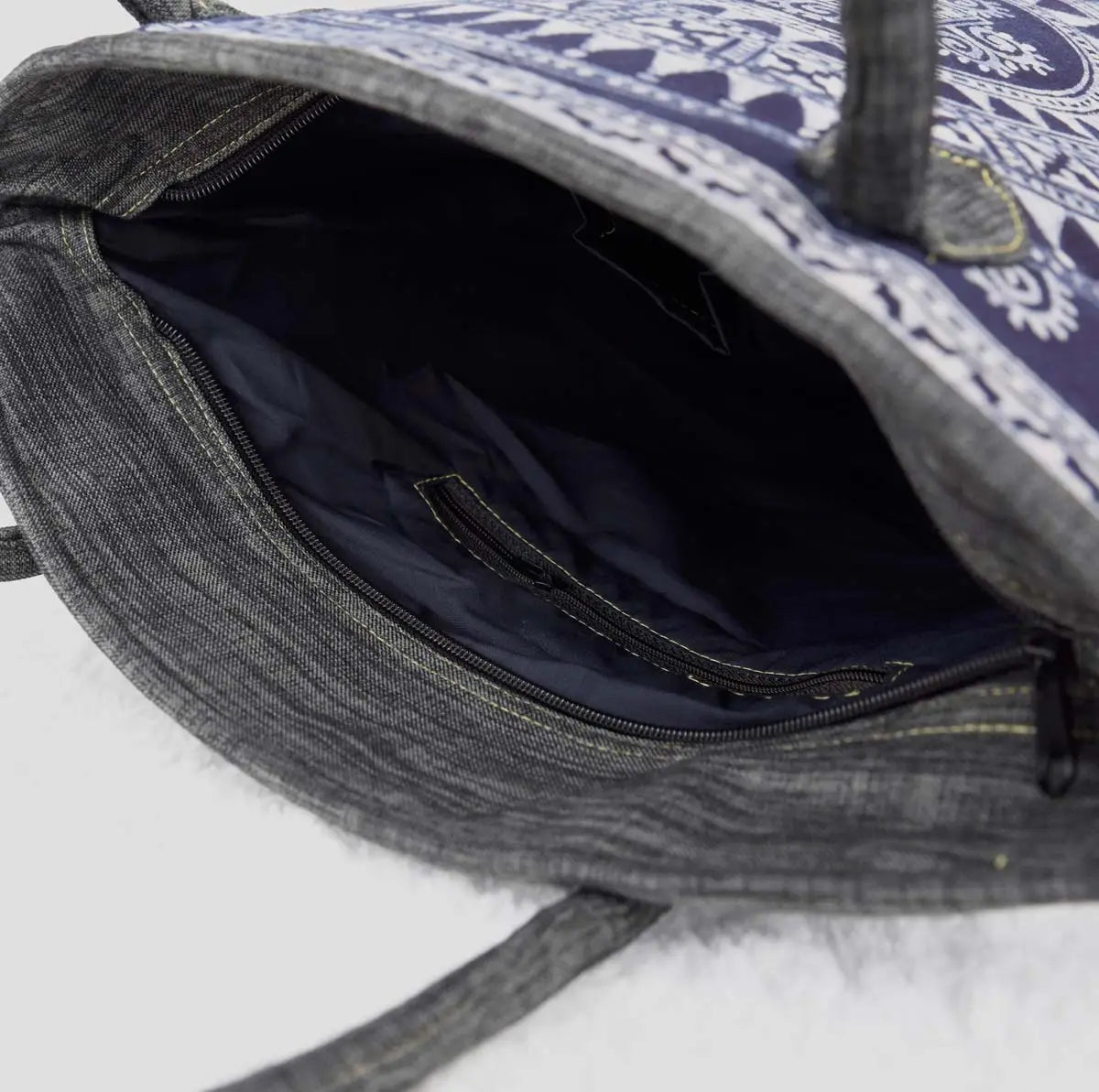 Vindigo tote interior with cotton lining and zip pocket