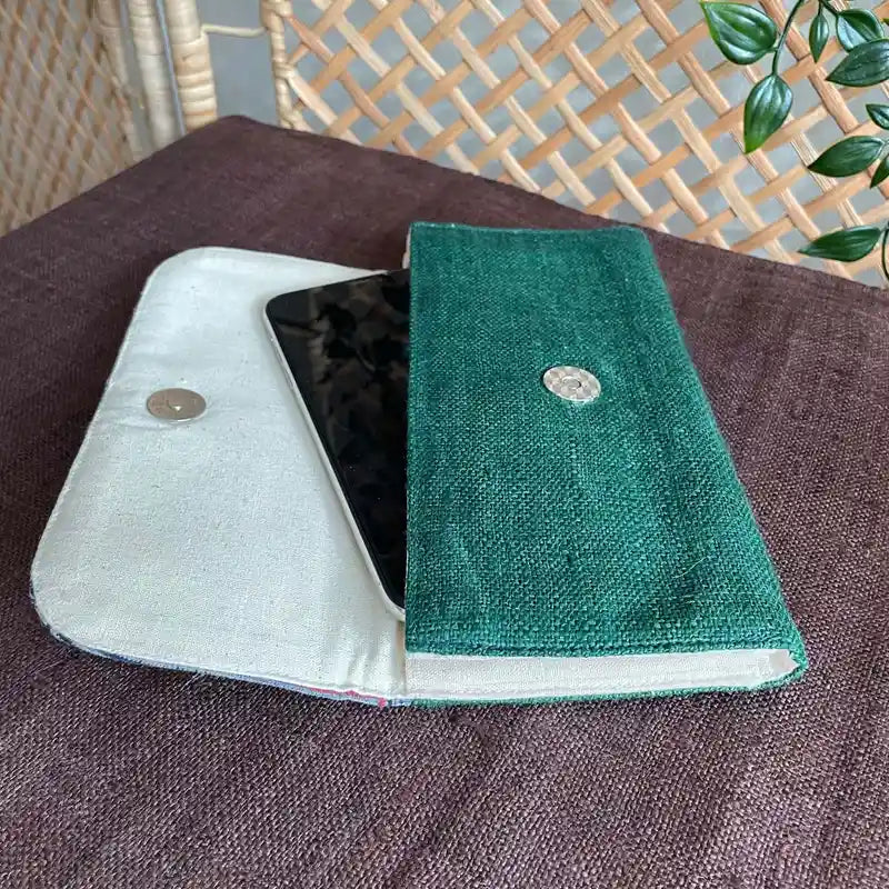 Vindigo long purse emerald hemp contrast pattern open view