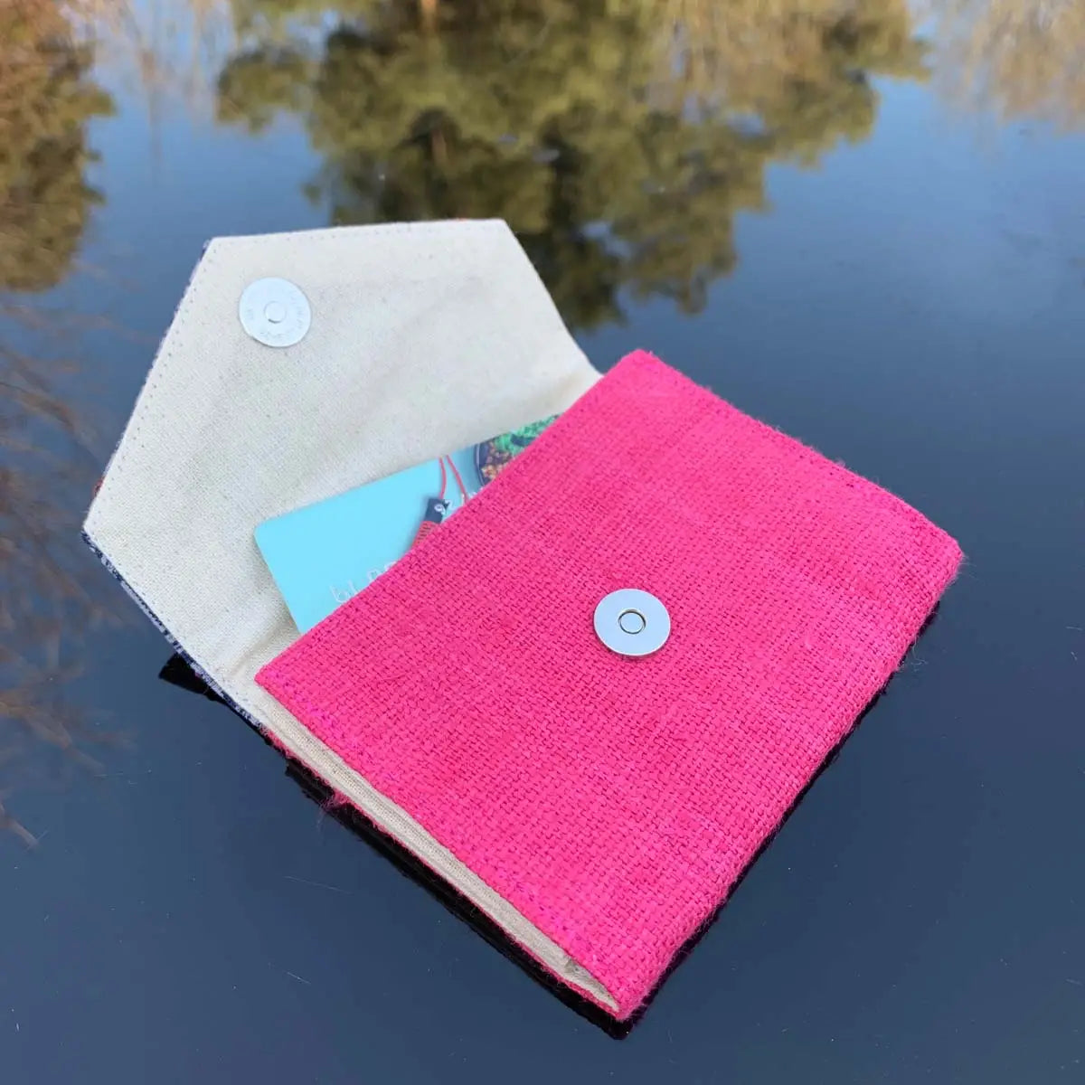 Vindigo wallet open view showing cotton lining and slots