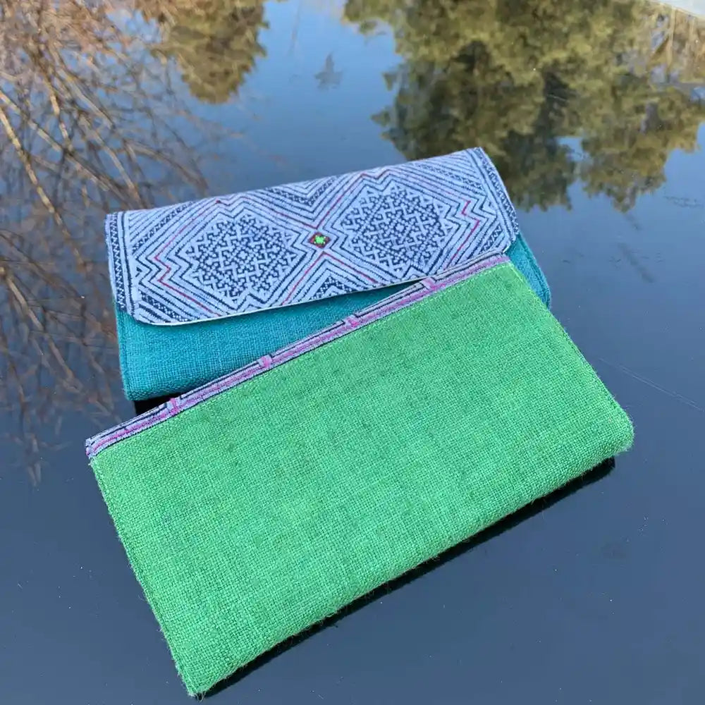 Vindigo long purses turquoise and green hemp lifestyle display