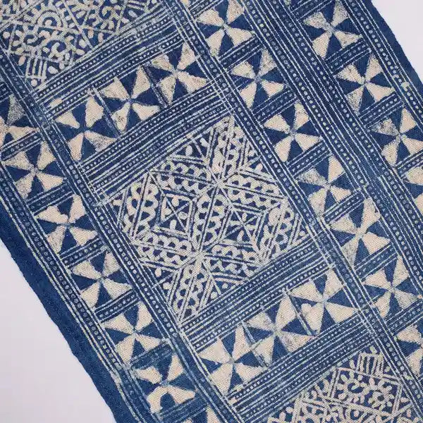 Vindigo indigo fabric roll close-up of triangle block details