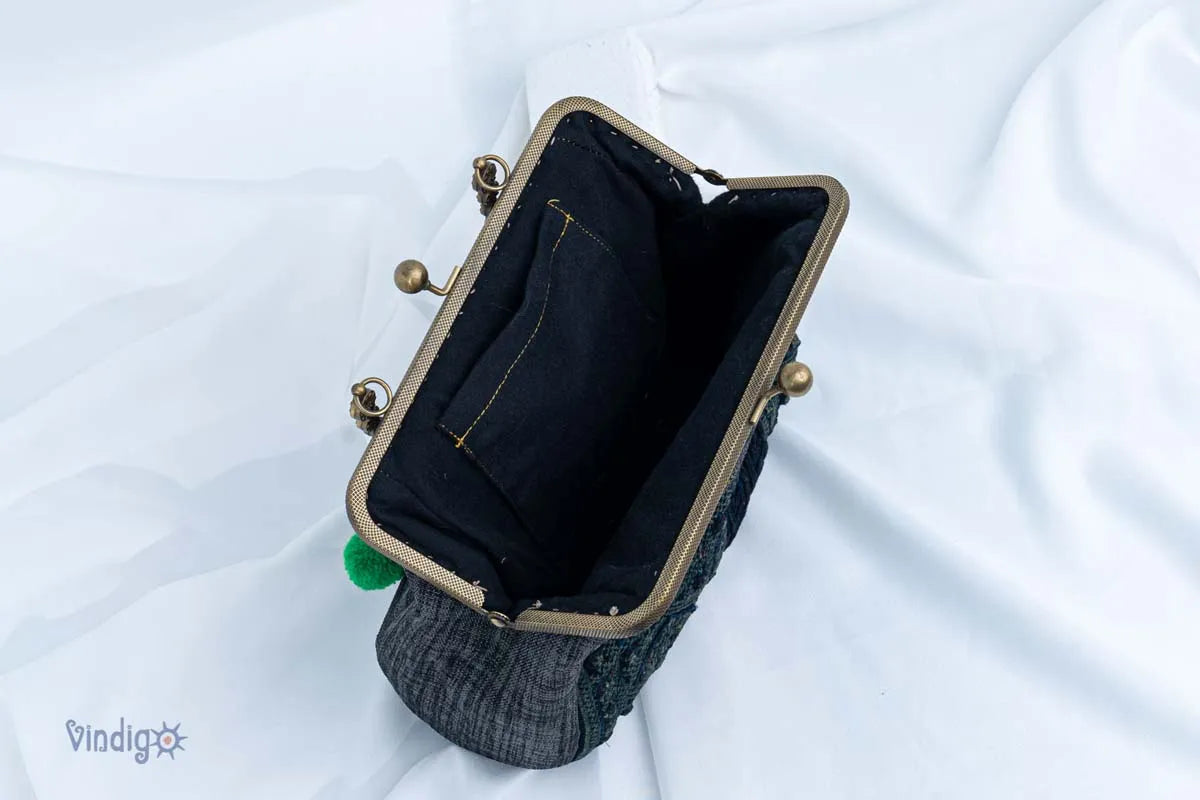 Vindigo vintage H'mong handbag inner black cotton lining view