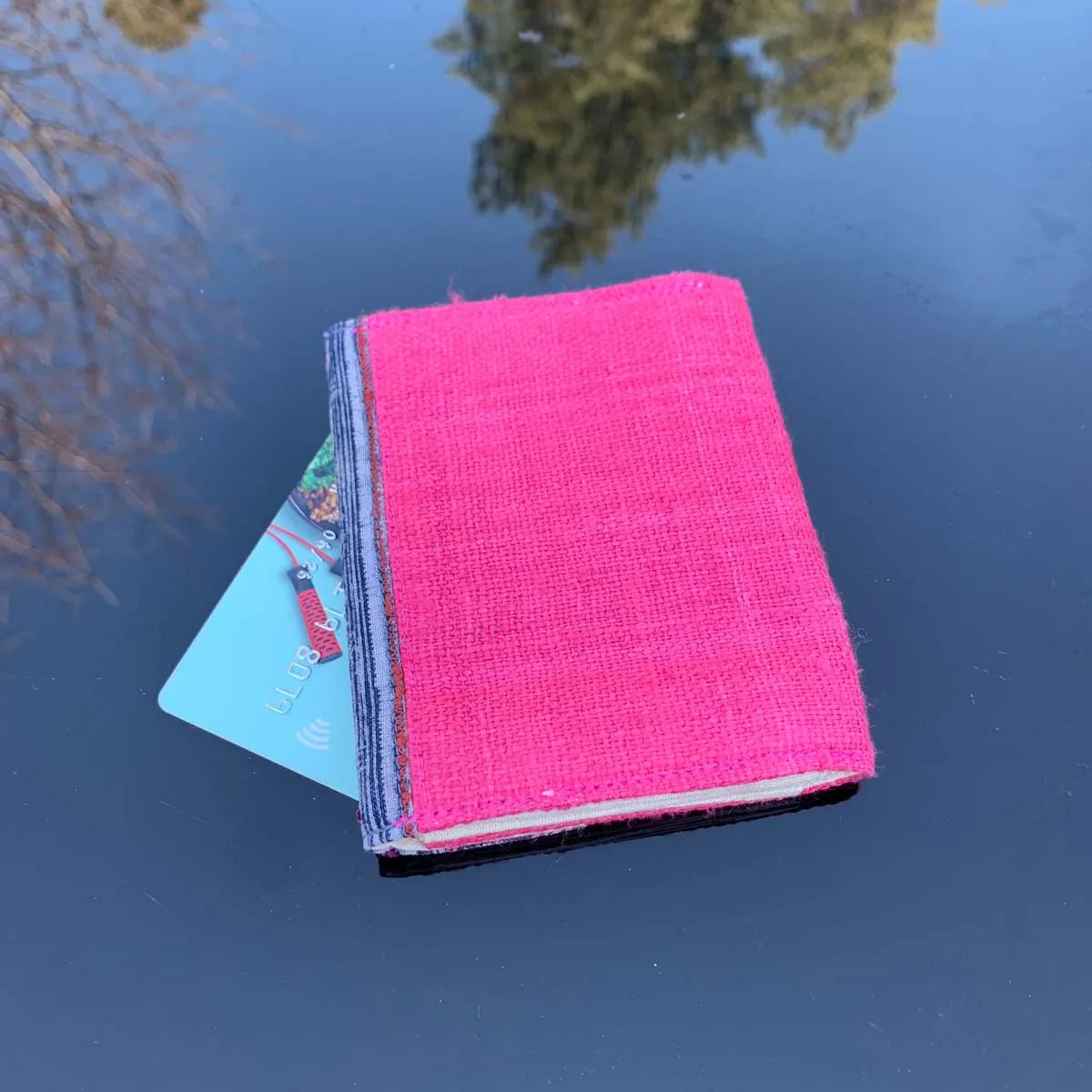 Vindigo wallet back view in pink hemp fabric