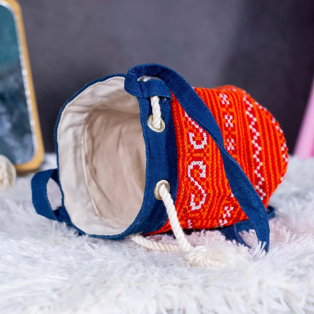 Vindigo handmade red indigo hemp bag open top detail