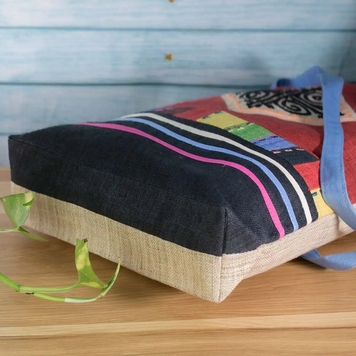 Vindigo shoulder bag red hemp colorful stripe base and bottom view