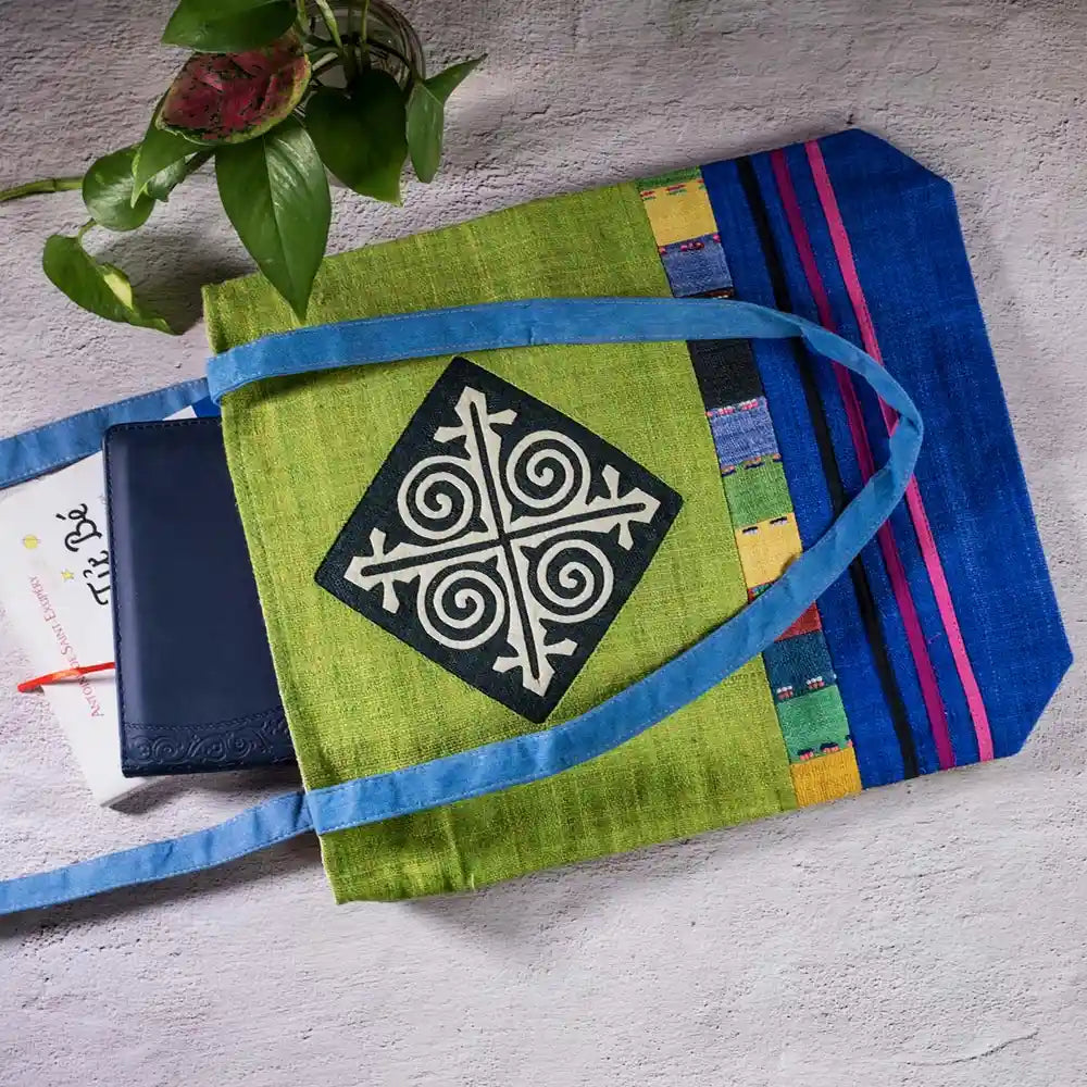 Vindigo shoulder bag green hemp spiral patch and stripe side view