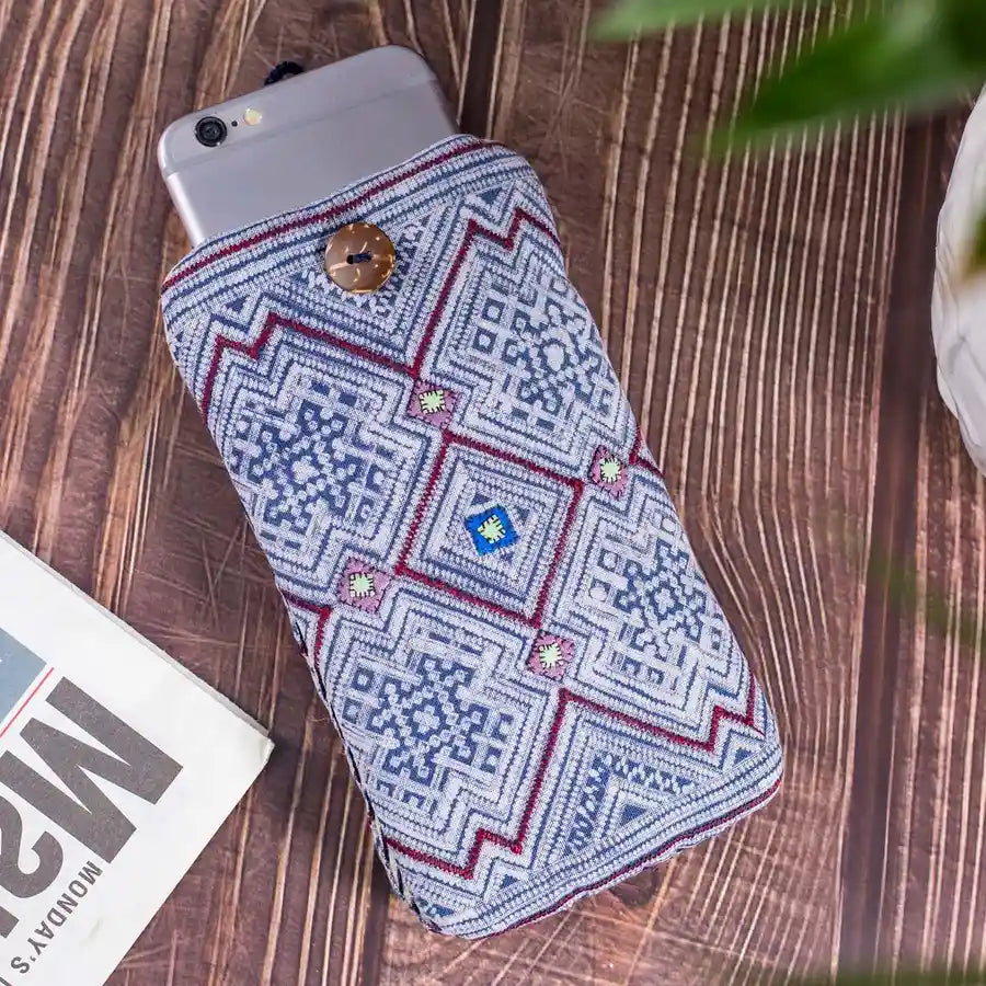 Vindigo phone case with phone partly inside