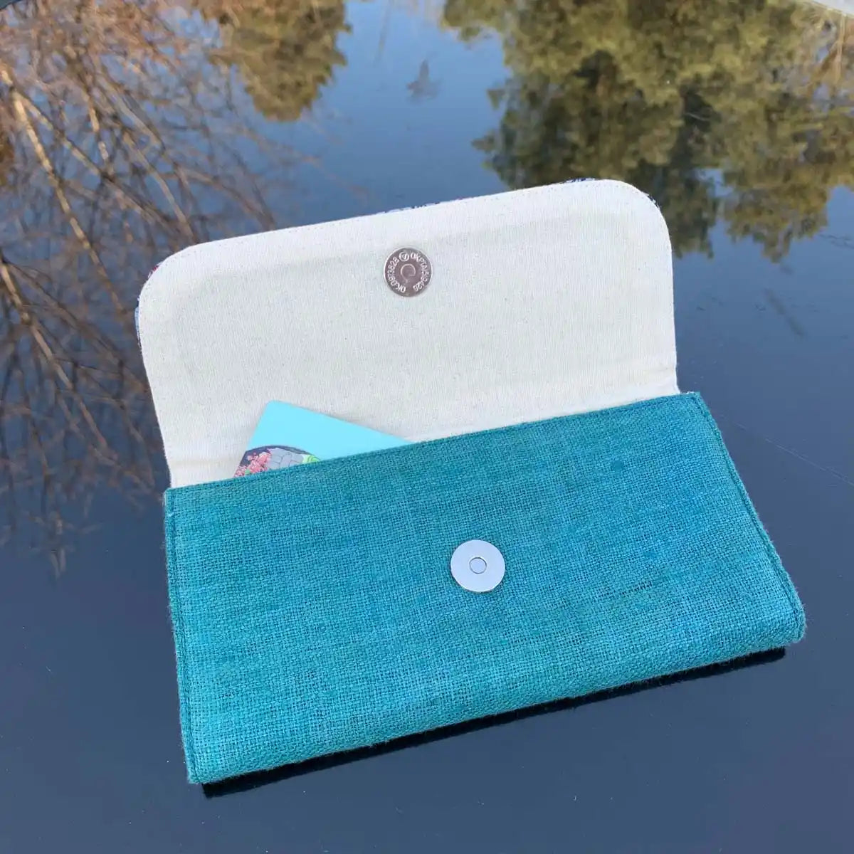 Vindigo long purse turquoise hemp interior with magnet closure open