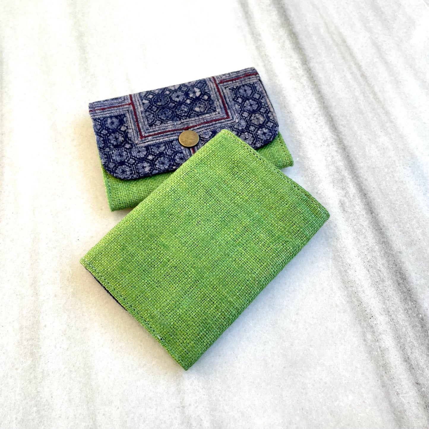 Klassisk grön hampa korthållare, Indigo Batik tyg