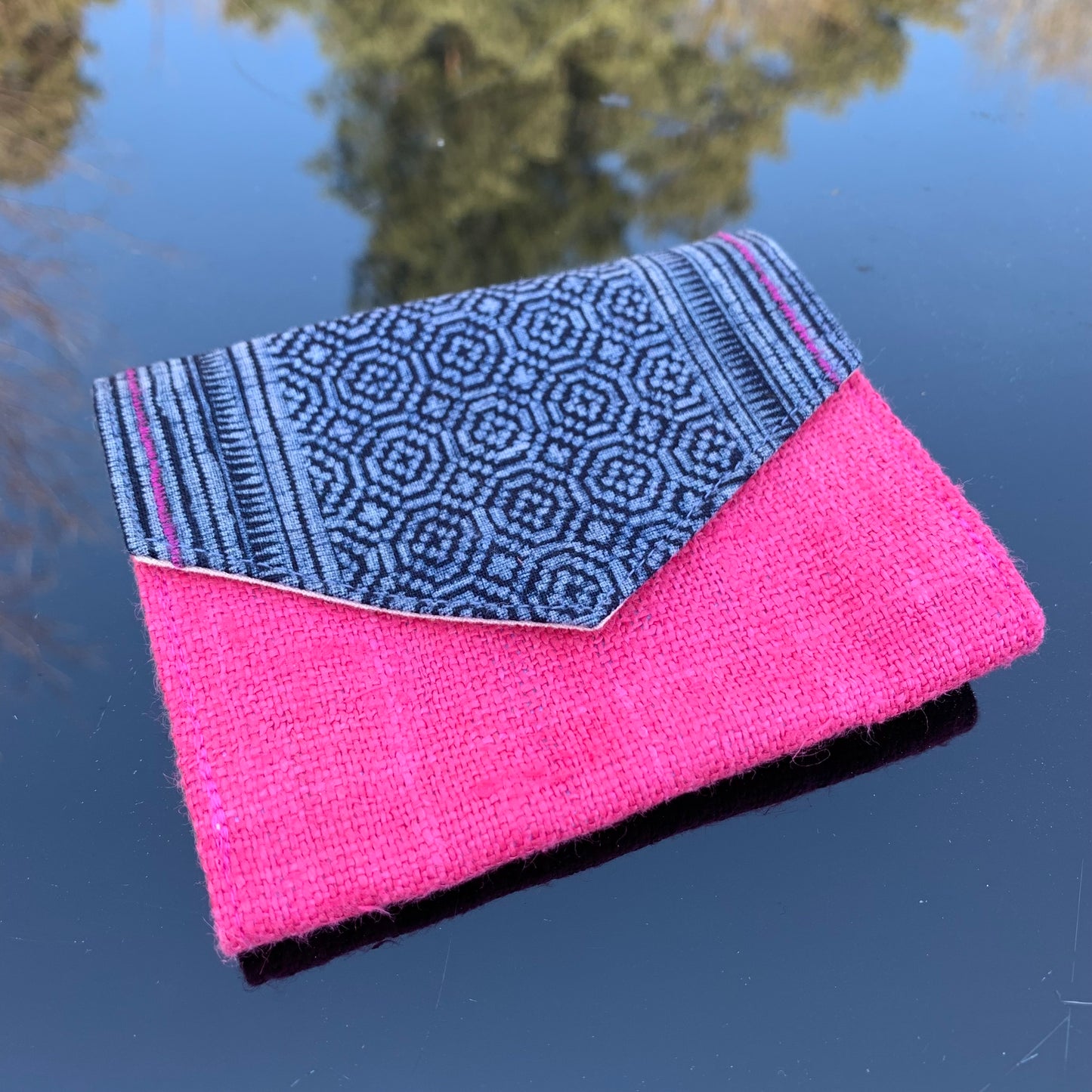Unisex hemp wallet in PINK, triangle batik flap, natural color