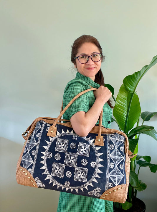 Unisex batik travelling handbag