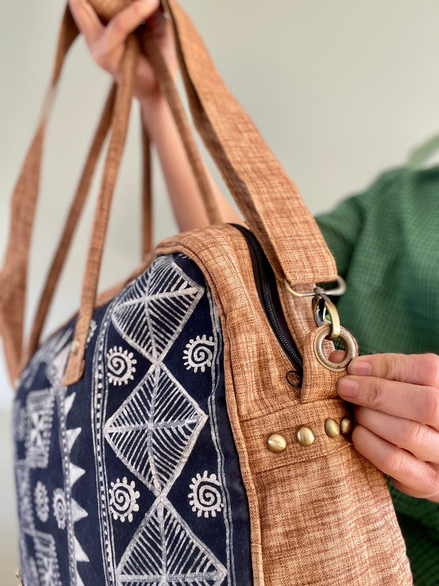 Unisex batik travelling handbag