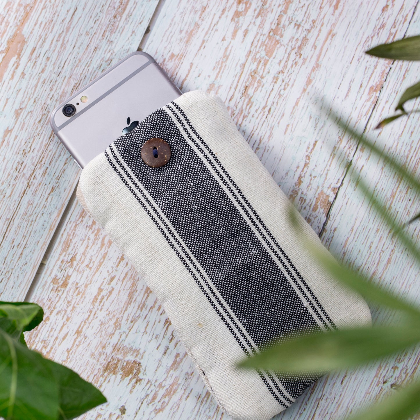 Phone case/glass case, handwoven H'mong fabric in black and white stripes, shock absorption layer