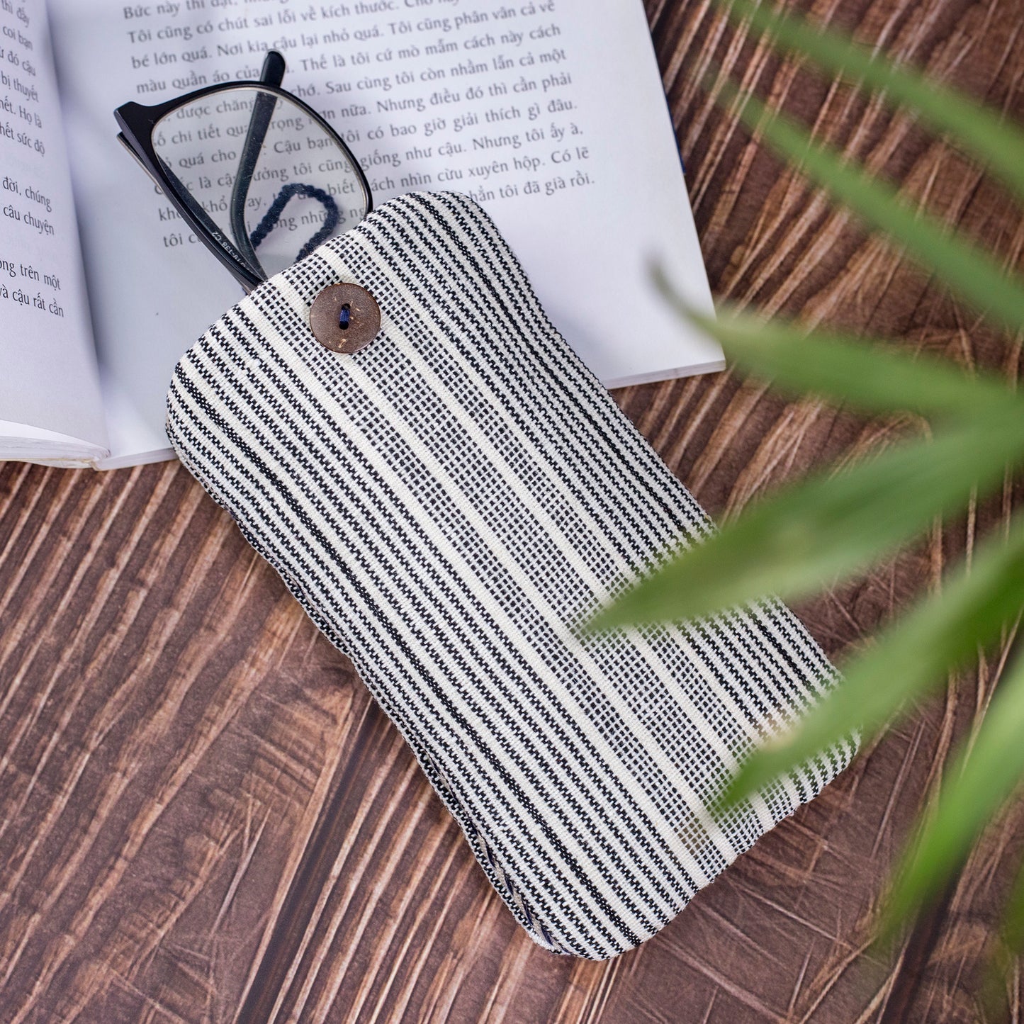 Handwoven phone case / glass case, authentic H'mong fabric, shock absorption layer