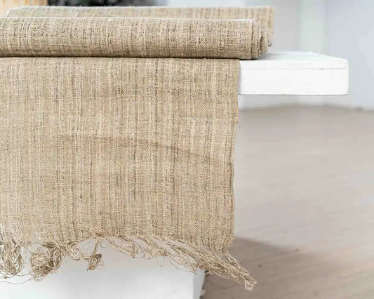 Handvävd rå hampa – vårt signaturtyg