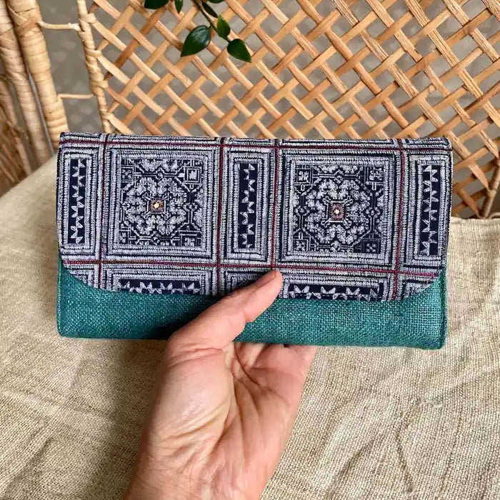 Square H’mong Motiv – Skobeloff Hemp Long Purse