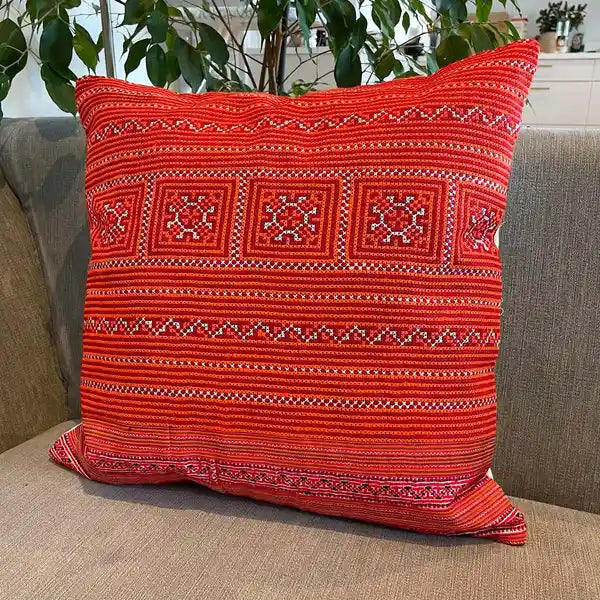 Vindigo cushion cover red ethnic embroidered front view close-up