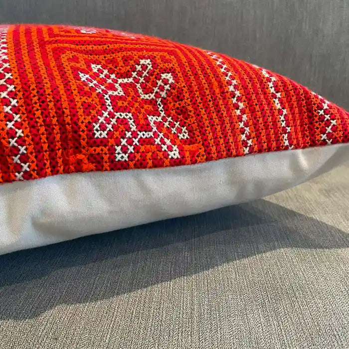 Vindigo cushion cover red handwoven pattern side view