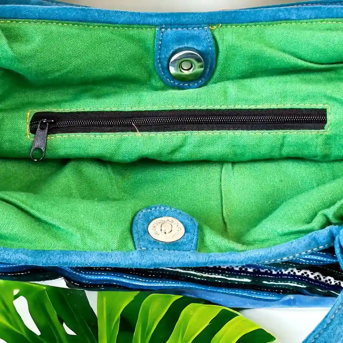 Vindigo handbag blue embroidered inside detail view