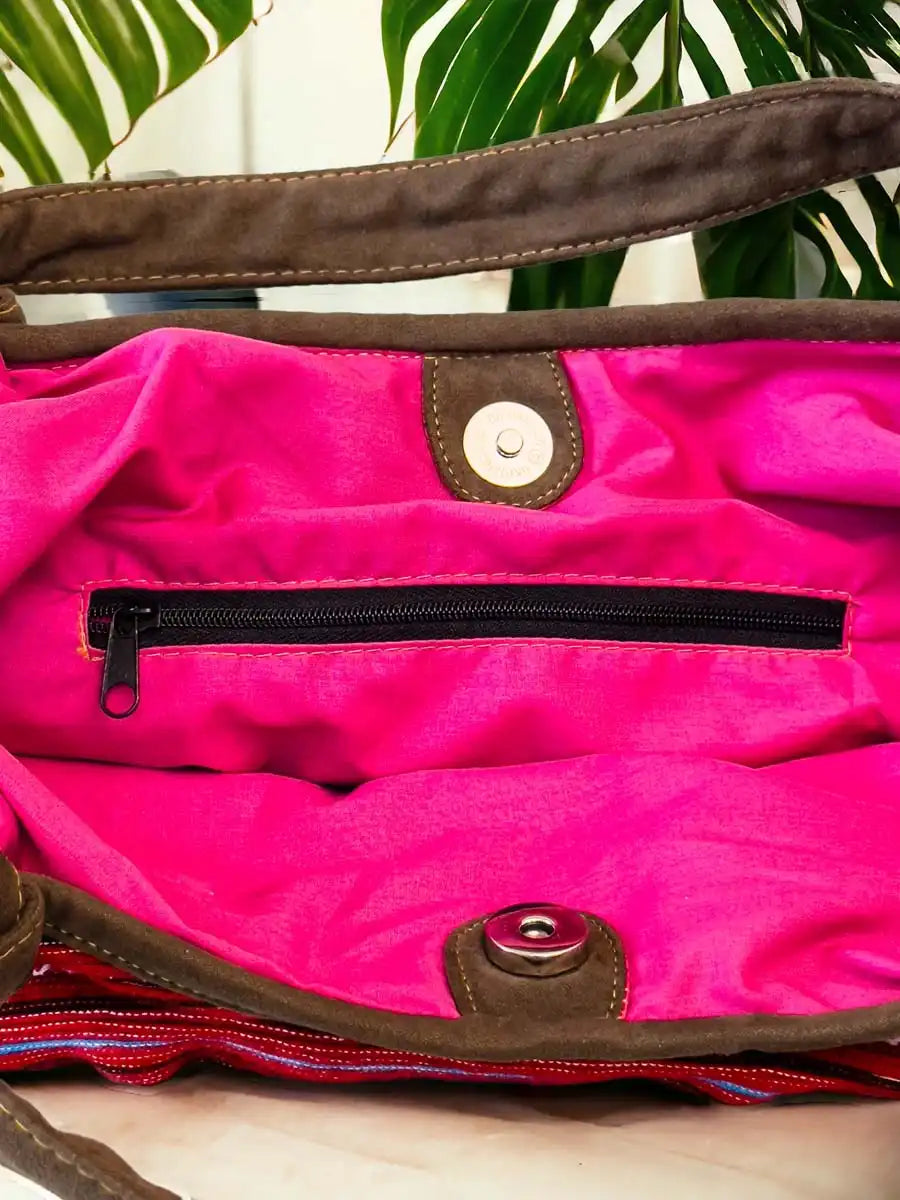 Vindigo handbag red embroidered with brown handle inside detail view