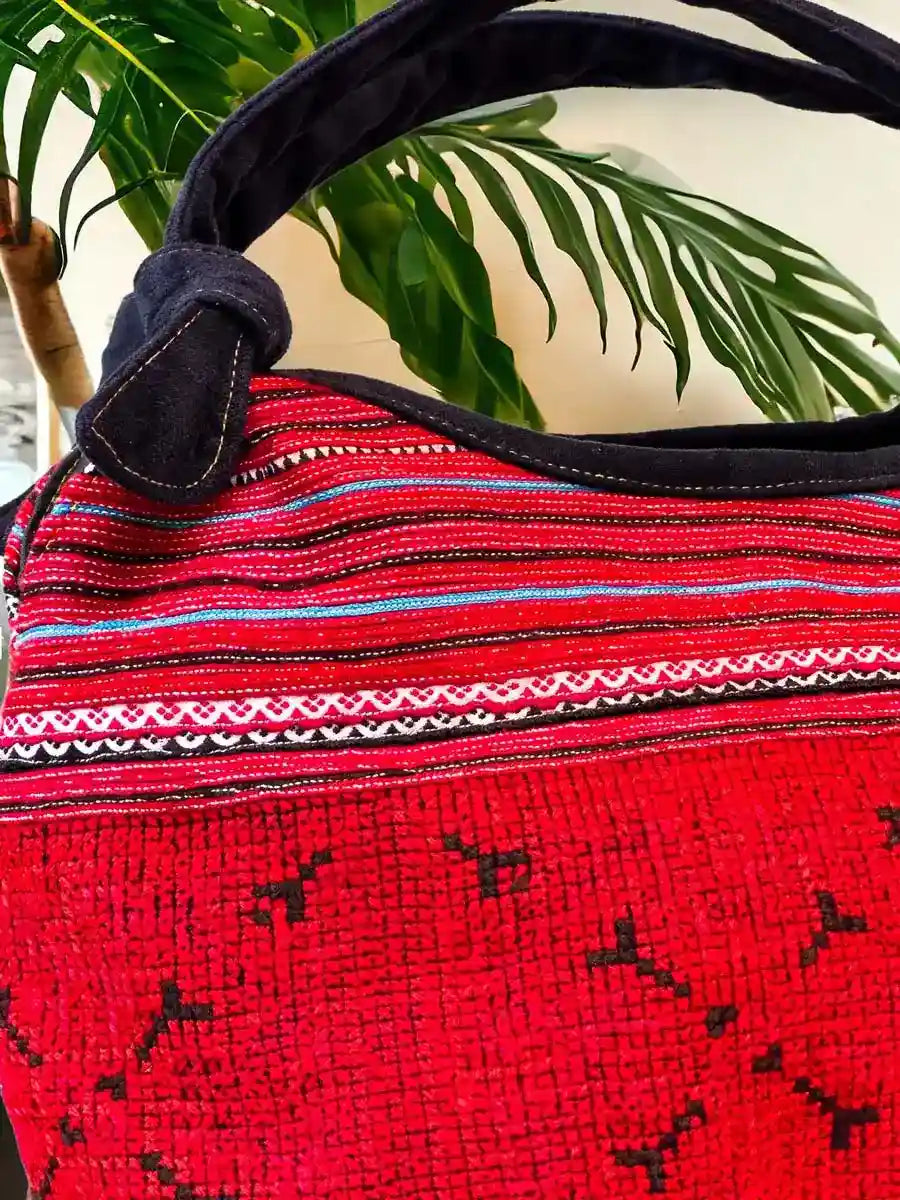 Vindigo handbag red embroidered side close view