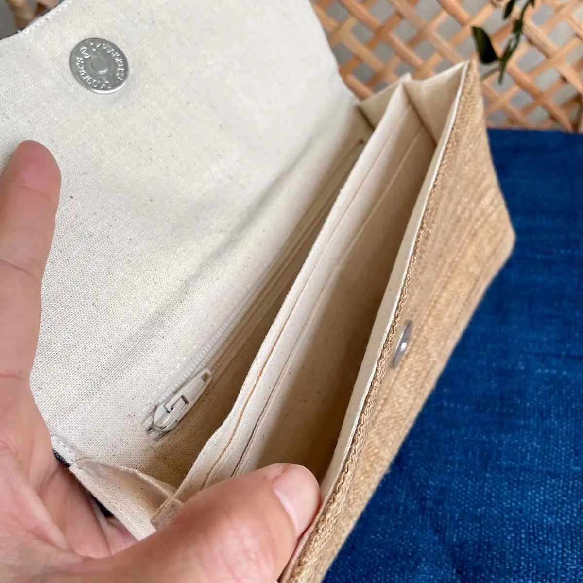 Vindigo long purse beige gray tribal inside compartments