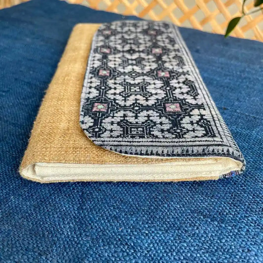 Vindigo long purse beige indigo embroidered side view
