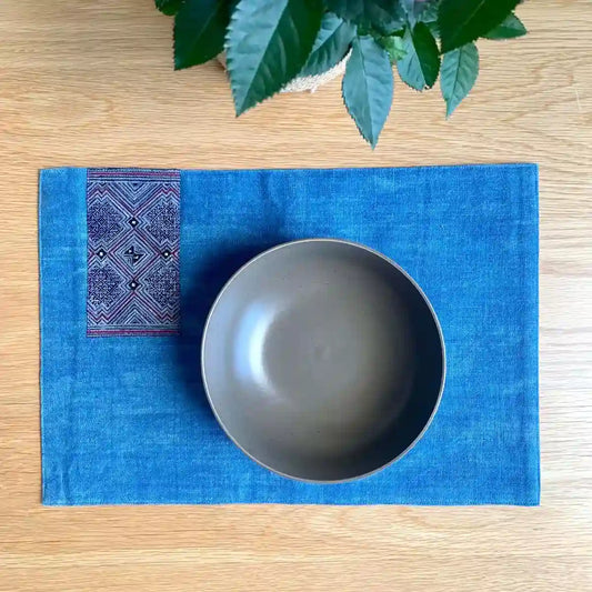 Vindigo placemat blue embroidered geometry with bowl on table