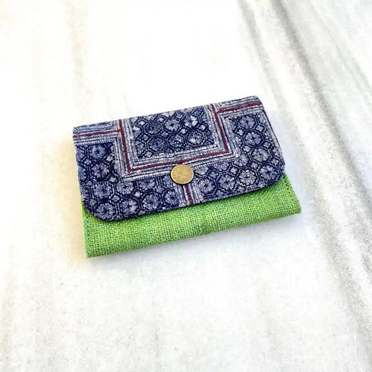 Vindigo wallet green embroidered front close view