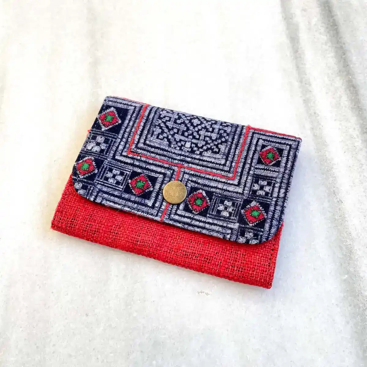 Vindigo wallet red embroidered front single view