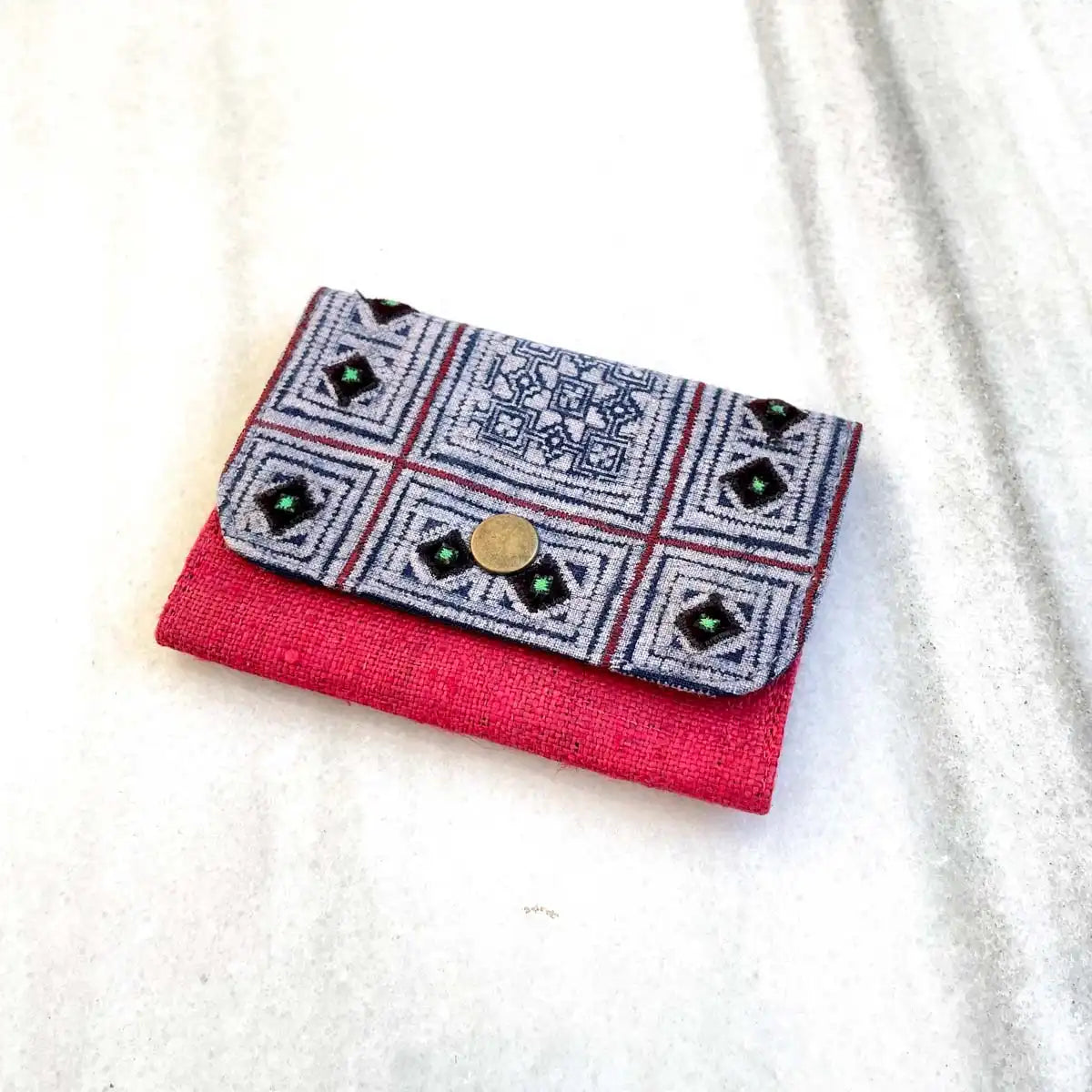 Vindigo wallet red embroidered front alternative view