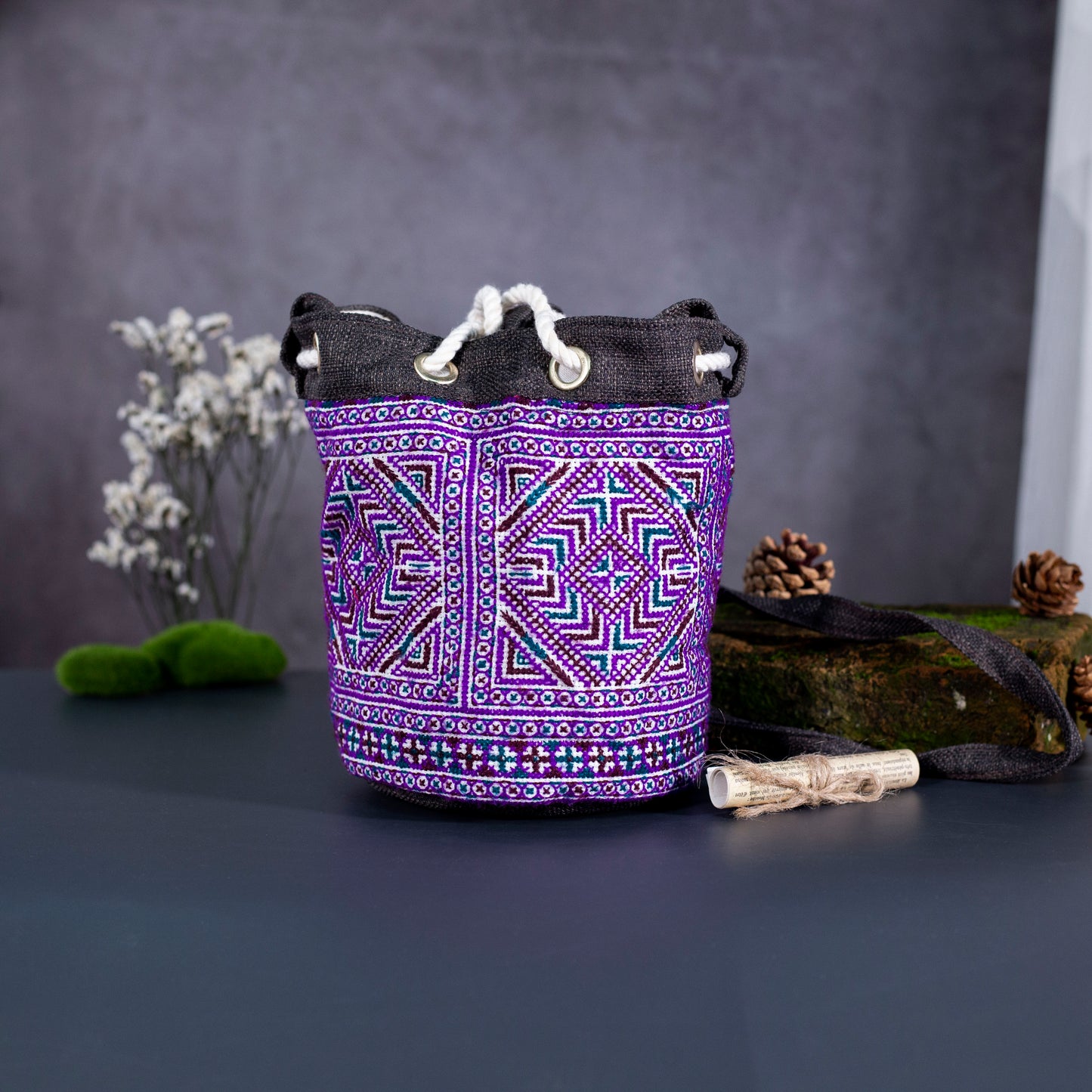 Mini cosmetic bag, purple embroidery, red string, can be used as cross-shoulder bag