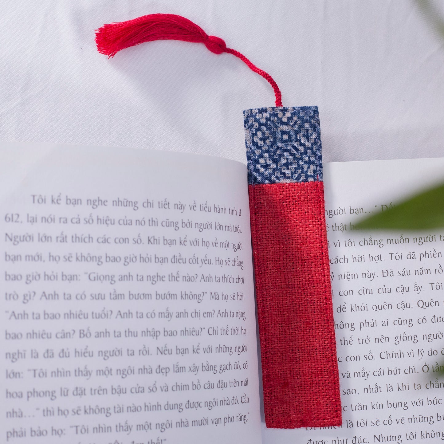 Hemp red bookmark with vintage batik patch