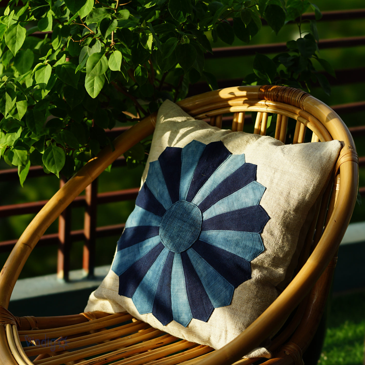 Beige Quilt Cushion Cover, Dresden Plate Pattern in two shades of Indigo blue, Hemp fabric